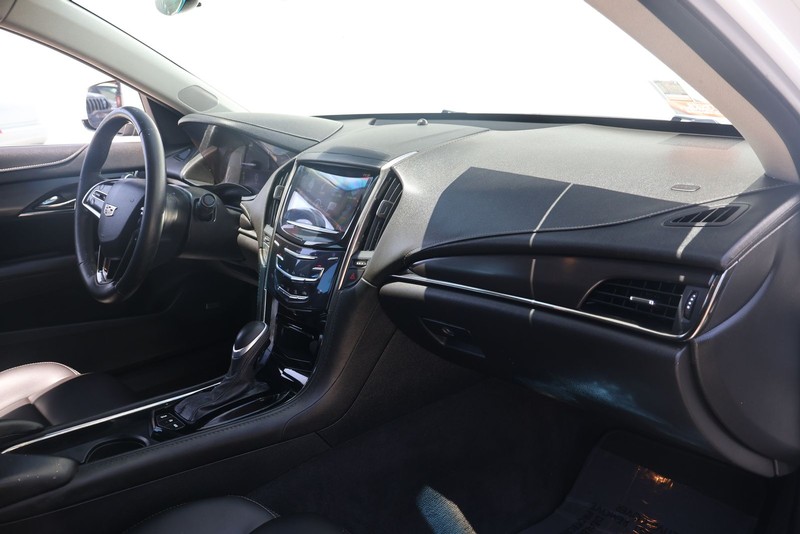 Cadillac ATS Sedan Vehicle Full-screen Gallery Image 18