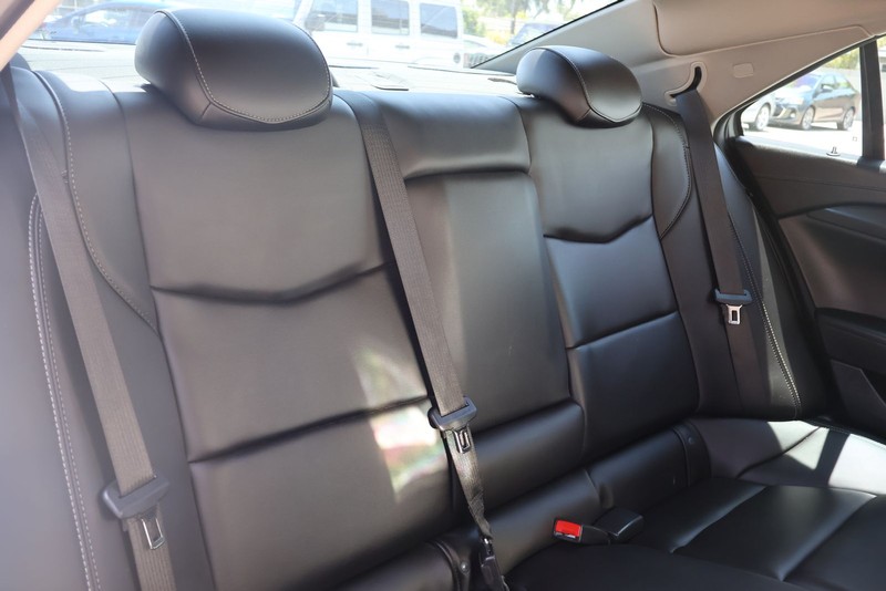 Cadillac ATS Sedan Vehicle Full-screen Gallery Image 20