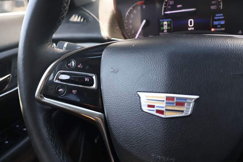 Cadillac ATS Sedan Vehicle Full-screen Gallery Image 24