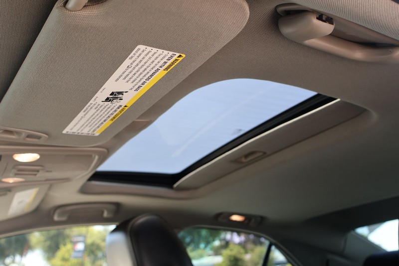 Cadillac ATS Sedan Vehicle Full-screen Gallery Image 31