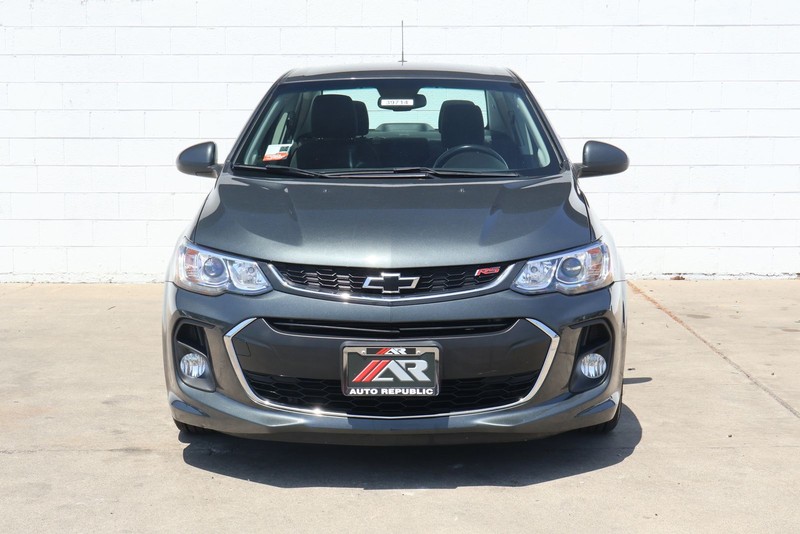 Chevrolet Sonic Vehicle Full-screen Gallery Image 02