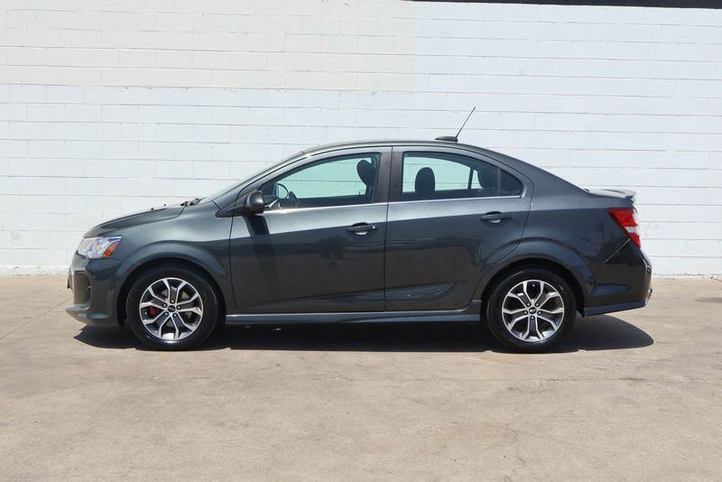 Chevrolet Sonic Vehicle Full-screen Gallery Image 10