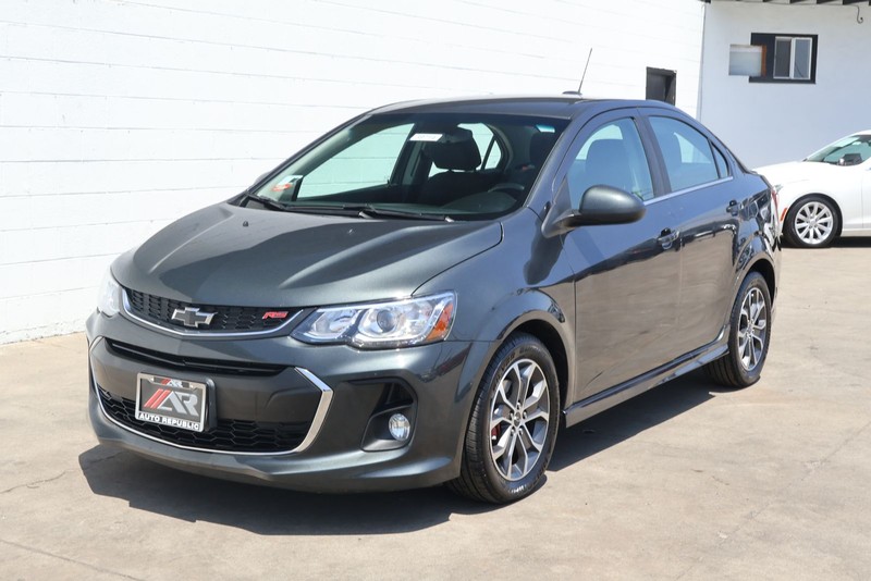Chevrolet Sonic Vehicle Full-screen Gallery Image 11