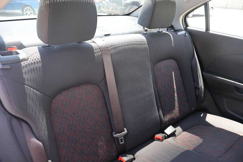 Chevrolet Sonic Vehicle Full-screen Gallery Image 20