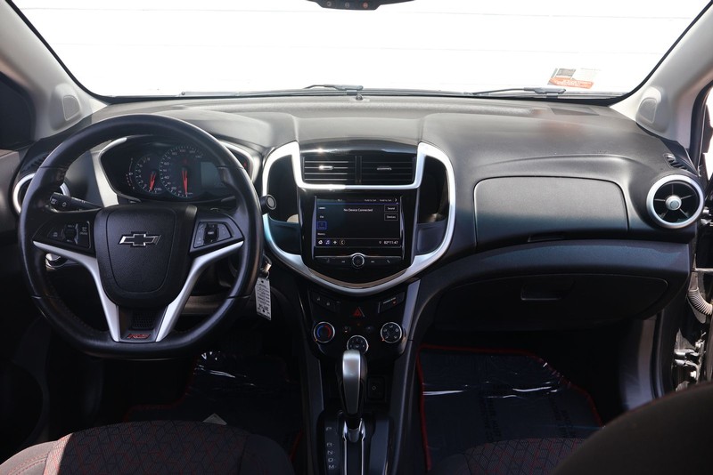 Chevrolet Sonic Vehicle Full-screen Gallery Image 21