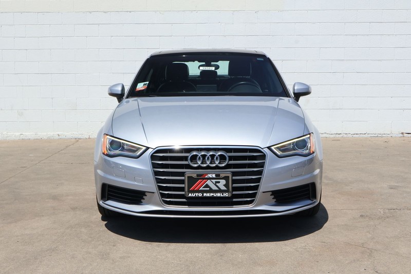 Audi A3 Vehicle Full-screen Gallery Image 02