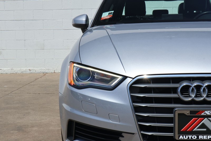 Audi A3 Vehicle Full-screen Gallery Image 03
