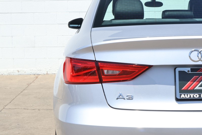 Audi A3 Vehicle Full-screen Gallery Image 07