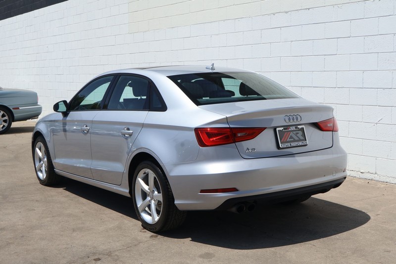 Audi A3 Vehicle Full-screen Gallery Image 09