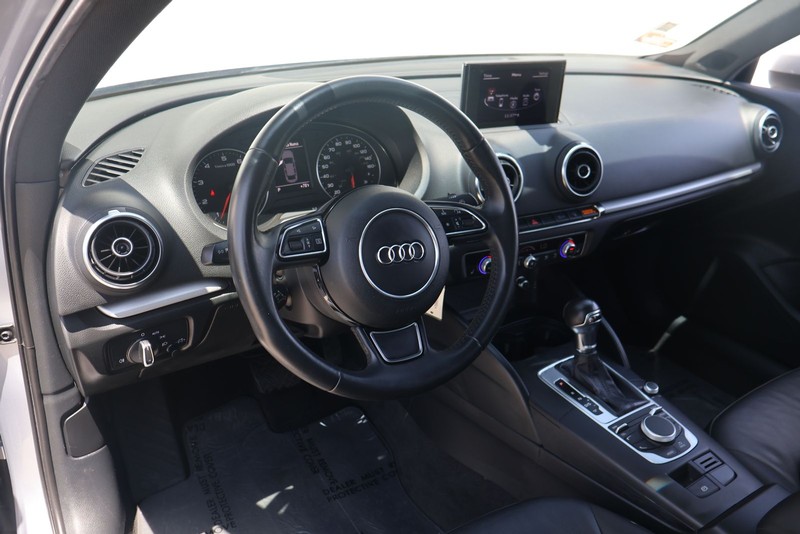 Audi A3 Vehicle Full-screen Gallery Image 15