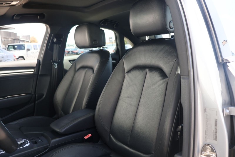 Audi A3 Vehicle Full-screen Gallery Image 16