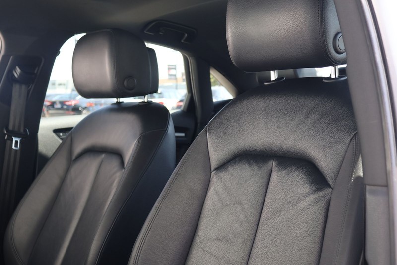 Audi A3 Vehicle Full-screen Gallery Image 17