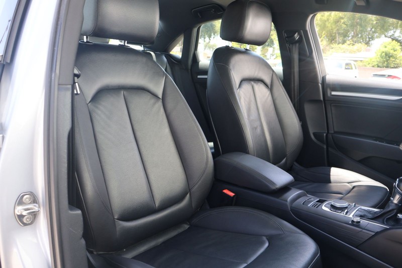 Audi A3 Vehicle Full-screen Gallery Image 19