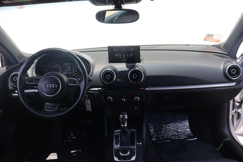 Audi A3 Vehicle Full-screen Gallery Image 21