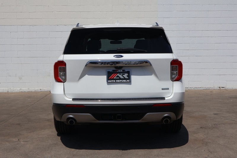 Ford Explorer Vehicle Full-screen Gallery Image 06
