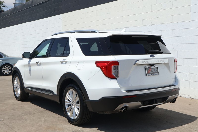 Ford Explorer Vehicle Full-screen Gallery Image 10