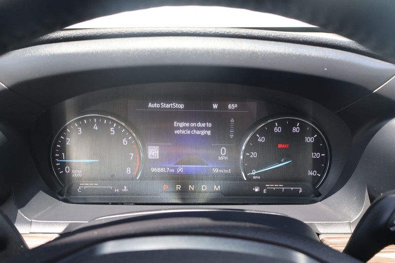Ford Explorer Vehicle Full-screen Gallery Image 25