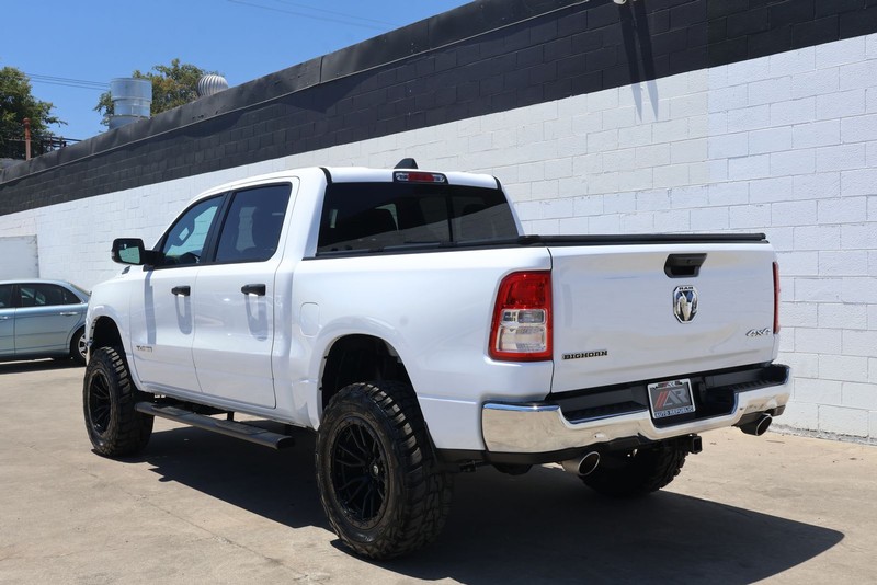 Ram 1500 Vehicle Full-screen Gallery Image 09