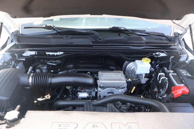 Ram 1500 Vehicle Full-screen Gallery Image 13