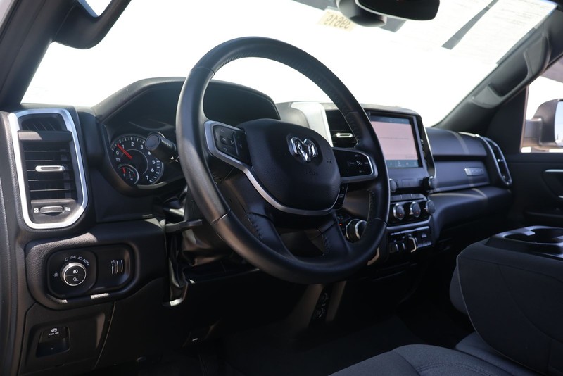 Ram 1500 Vehicle Full-screen Gallery Image 16