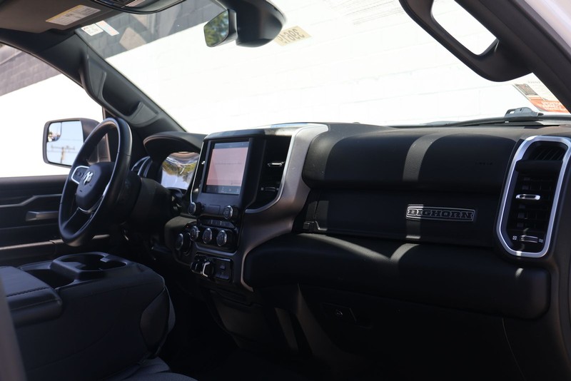 Ram 1500 Vehicle Full-screen Gallery Image 19