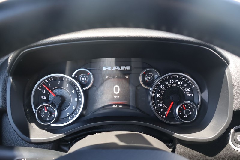 Ram 1500 Vehicle Full-screen Gallery Image 23