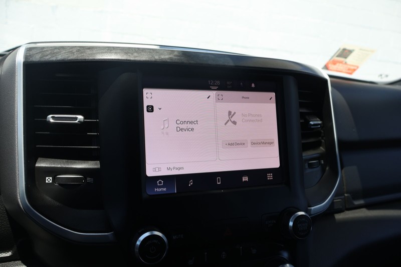 Ram 1500 Vehicle Full-screen Gallery Image 28