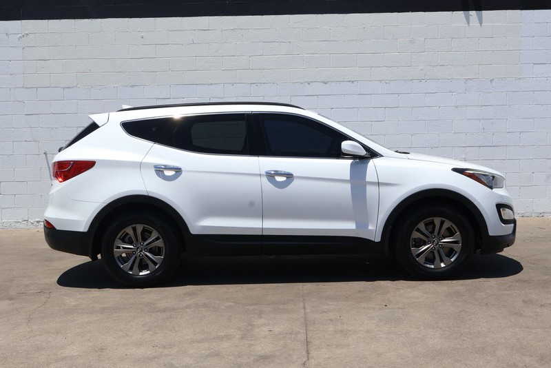 Hyundai Santa Fe Sport Vehicle Full-screen Gallery Image 04