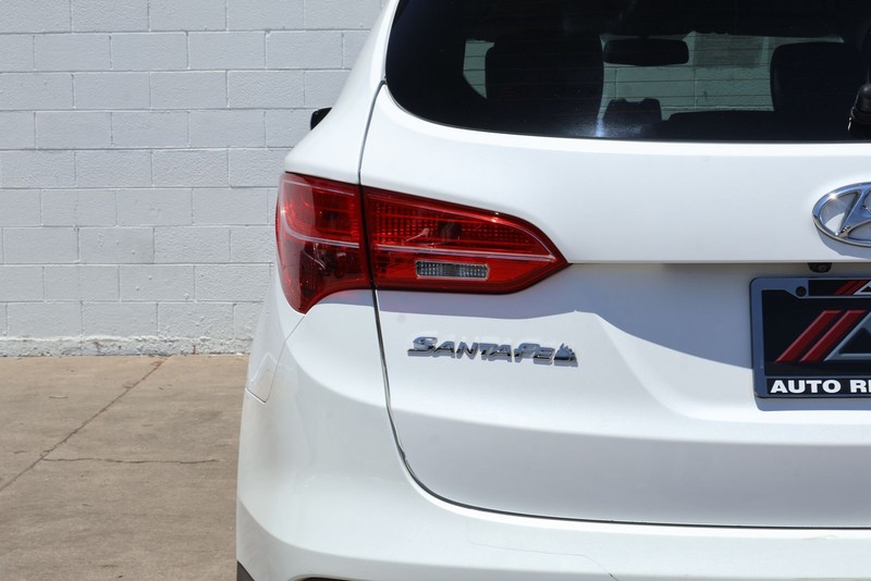 Hyundai Santa Fe Sport Vehicle Full-screen Gallery Image 07