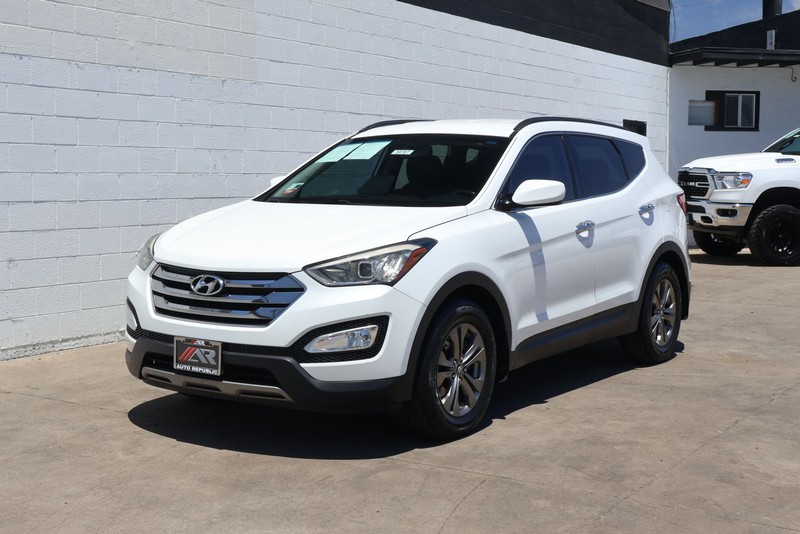 Hyundai Santa Fe Sport Vehicle Full-screen Gallery Image 11