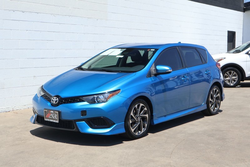 Toyota Corolla iM Vehicle Full-screen Gallery Image 11