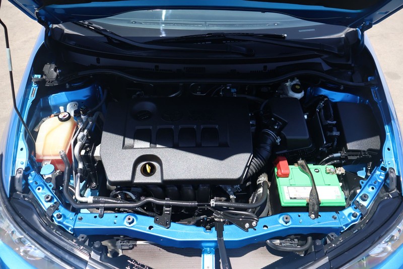 Toyota Corolla iM Vehicle Full-screen Gallery Image 12
