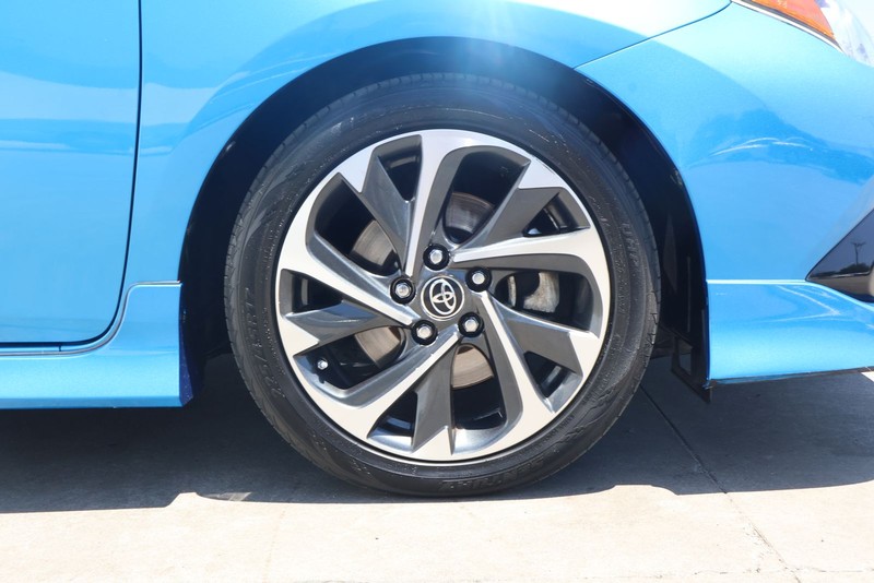 Toyota Corolla iM Vehicle Full-screen Gallery Image 13