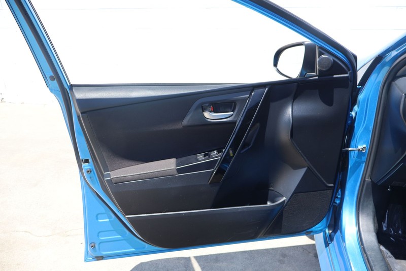 Toyota Corolla iM Vehicle Full-screen Gallery Image 14
