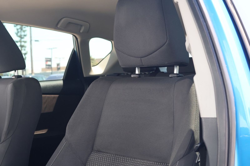Toyota Corolla iM Vehicle Full-screen Gallery Image 17