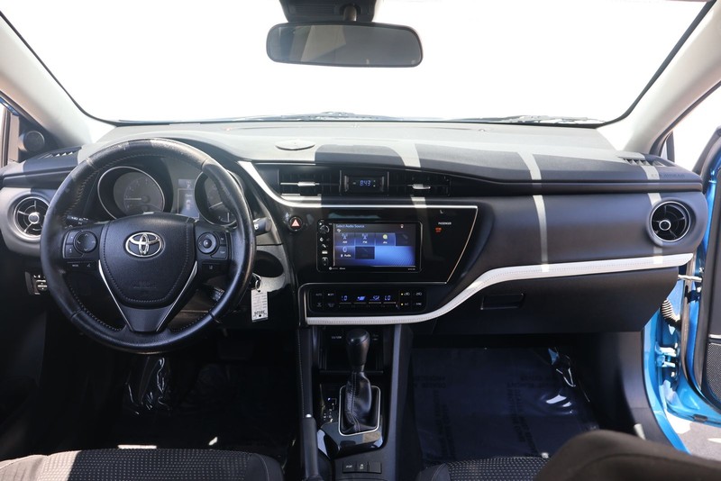 Toyota Corolla iM Vehicle Full-screen Gallery Image 21