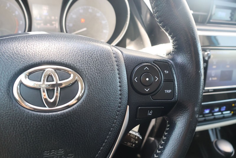 Toyota Corolla iM Vehicle Full-screen Gallery Image 25