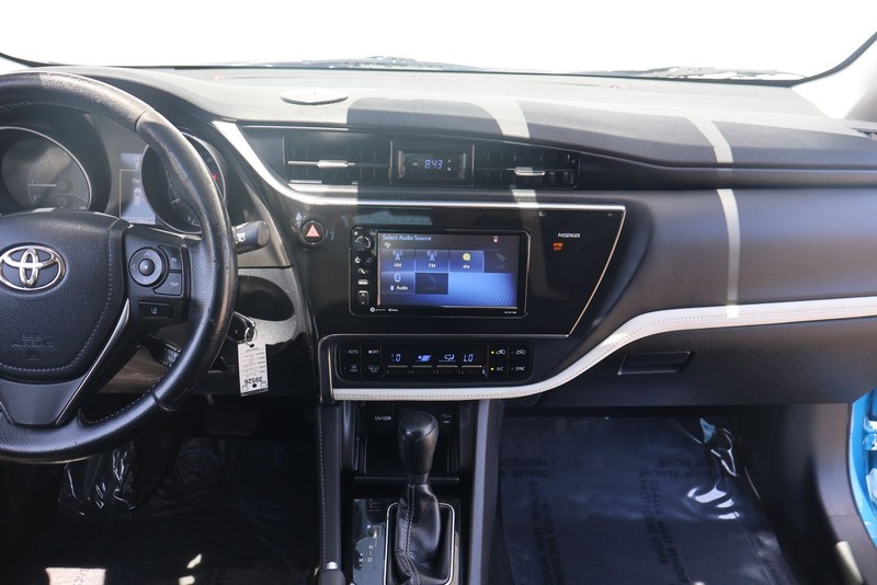 Toyota Corolla iM Vehicle Full-screen Gallery Image 26