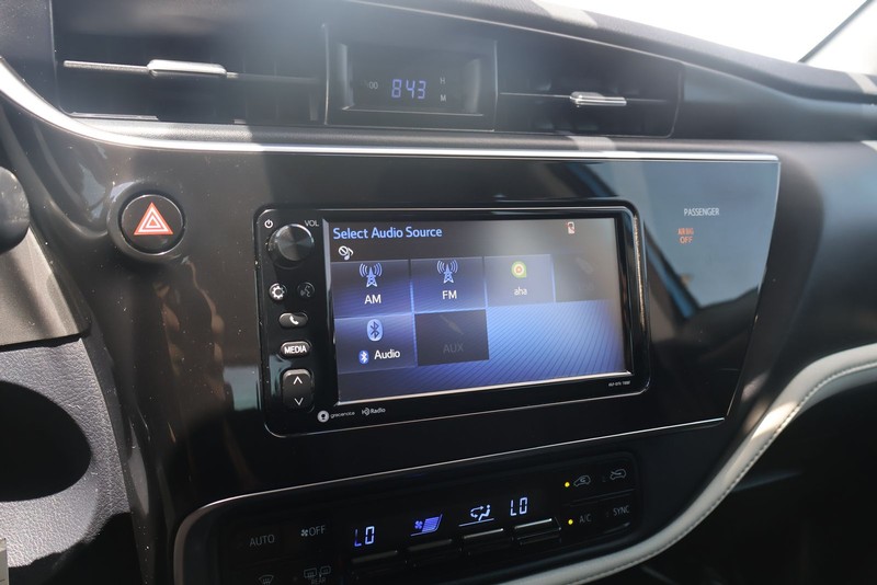 Toyota Corolla iM Vehicle Full-screen Gallery Image 27