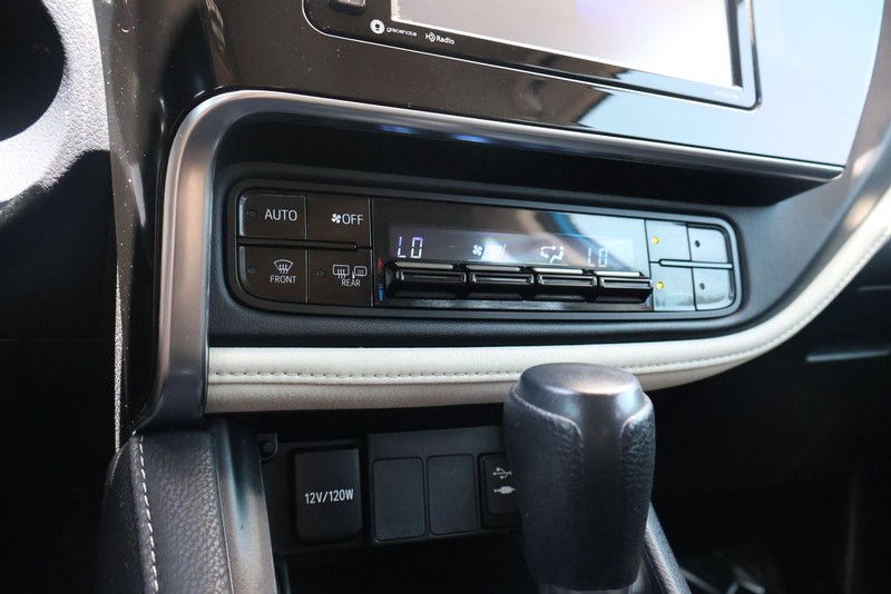 Toyota Corolla iM Vehicle Full-screen Gallery Image 29