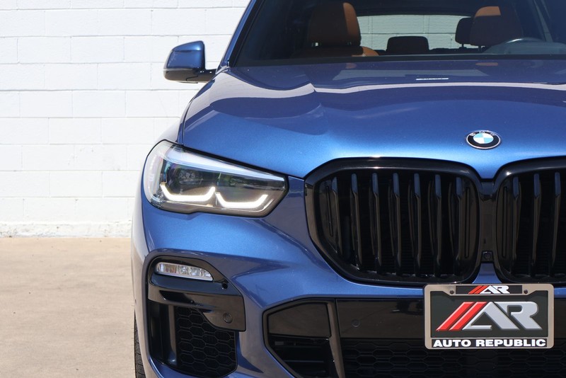 BMW X5 Vehicle Full-screen Gallery Image 03