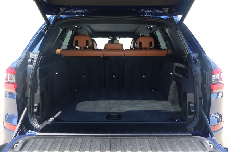 BMW X5 Vehicle Full-screen Gallery Image 08