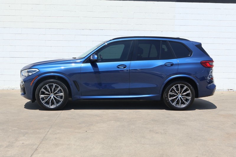 BMW X5 Vehicle Full-screen Gallery Image 11