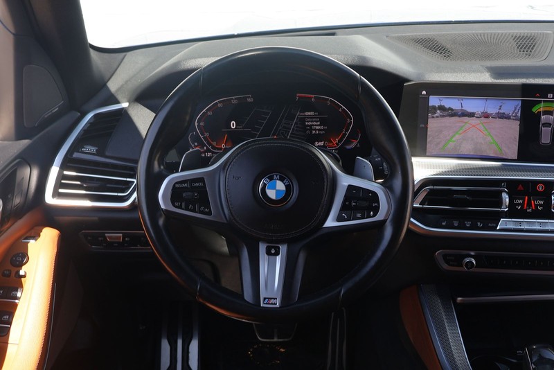 BMW X5 Vehicle Full-screen Gallery Image 28