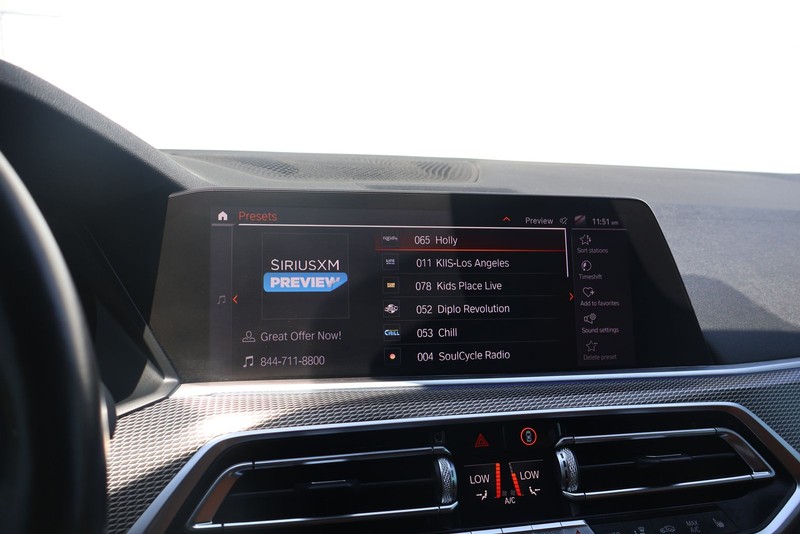 BMW X5 Vehicle Full-screen Gallery Image 30