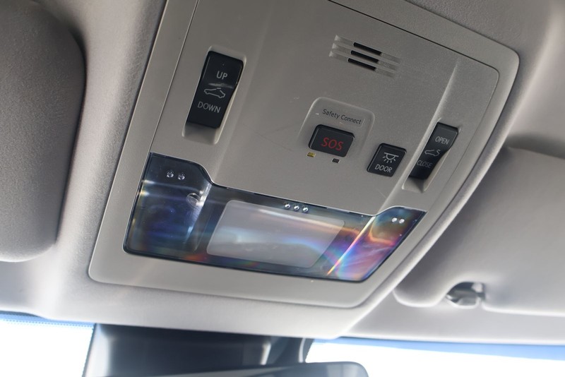 Lexus ES Vehicle Full-screen Gallery Image 31