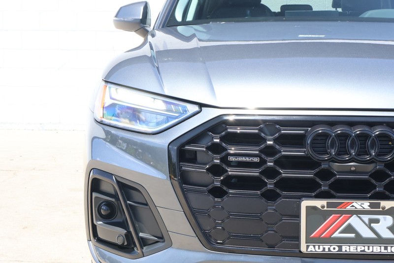 Audi Q5 Vehicle Full-screen Gallery Image 03