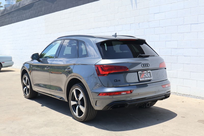 Audi Q5 Vehicle Full-screen Gallery Image 10