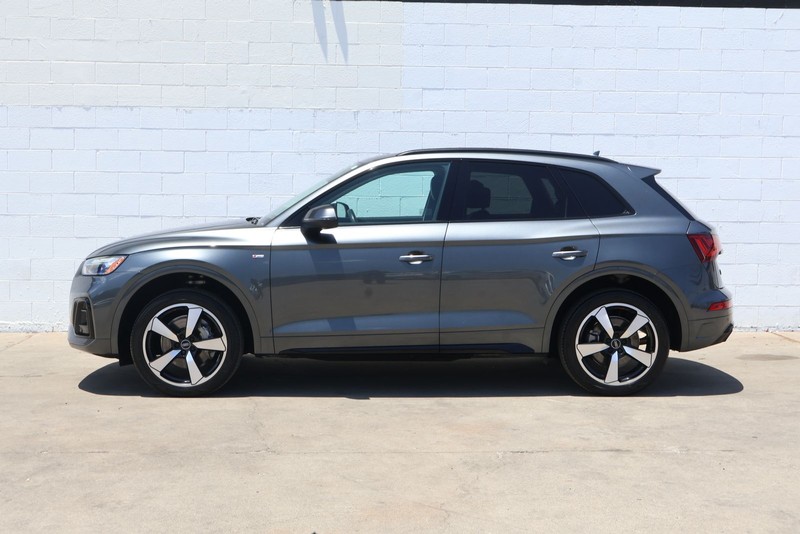 Audi Q5 Vehicle Full-screen Gallery Image 11
