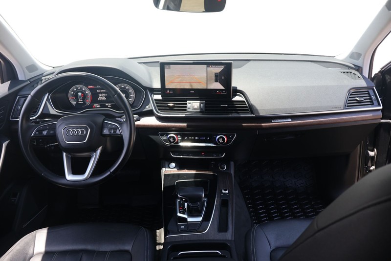 Audi Q5 Vehicle Full-screen Gallery Image 22